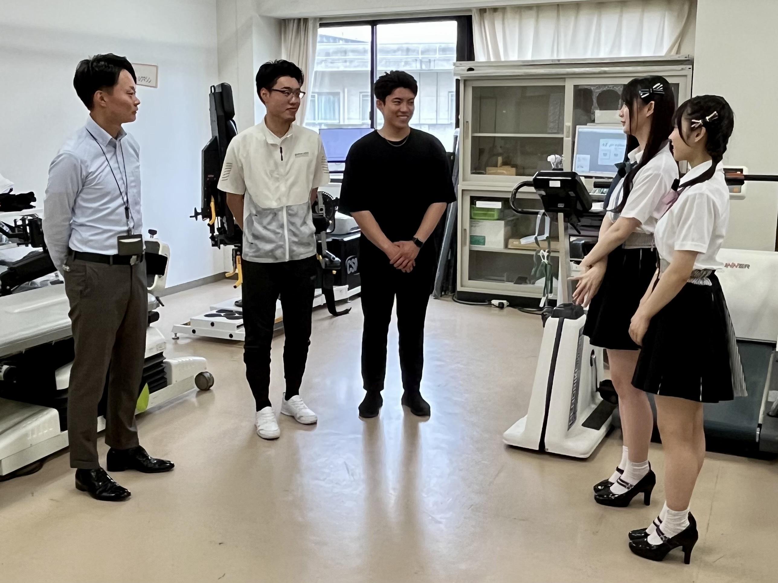 NMB48が藍野大学を一日体験！毎日放送「NMB48の#エモスト」の撮影が行